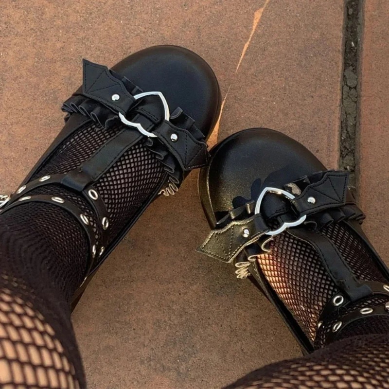 Boots - Sepatu Mary Janes Wedges Gesper Hati