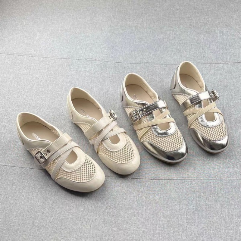 Sepatu Sneakers Anyaman Berong - Heels ulasan dan harga
