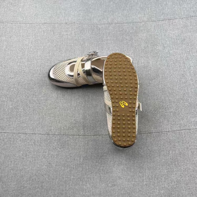 Sepatu Sneakers Anyaman Berong - Heels ulasan dan harga
