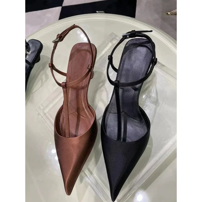 Sepatu untuk Wanita Sandal Wan - Sandals ulasan dan harga